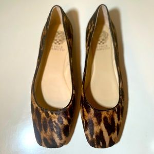 Vince Camuto flats | 8.5 womens shoes| Leopard print leather flats | casual